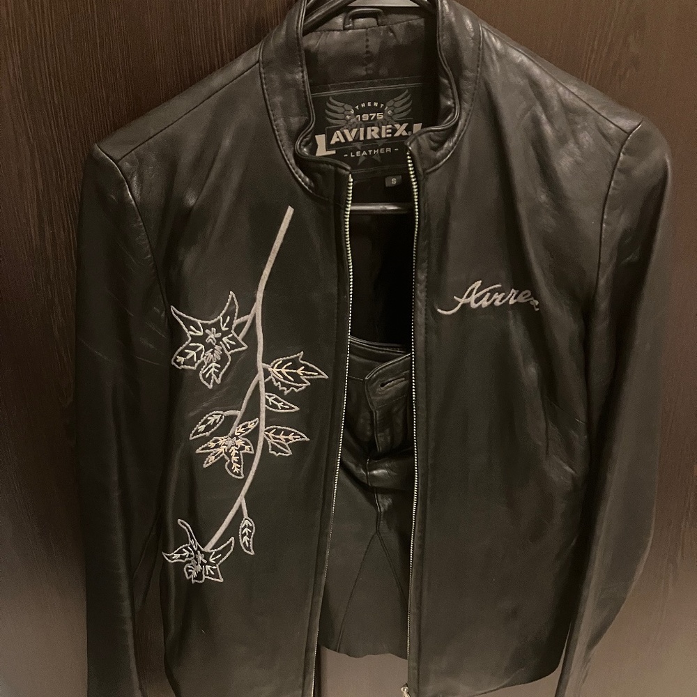 Vintage Avirex ladies leather skirt outfit